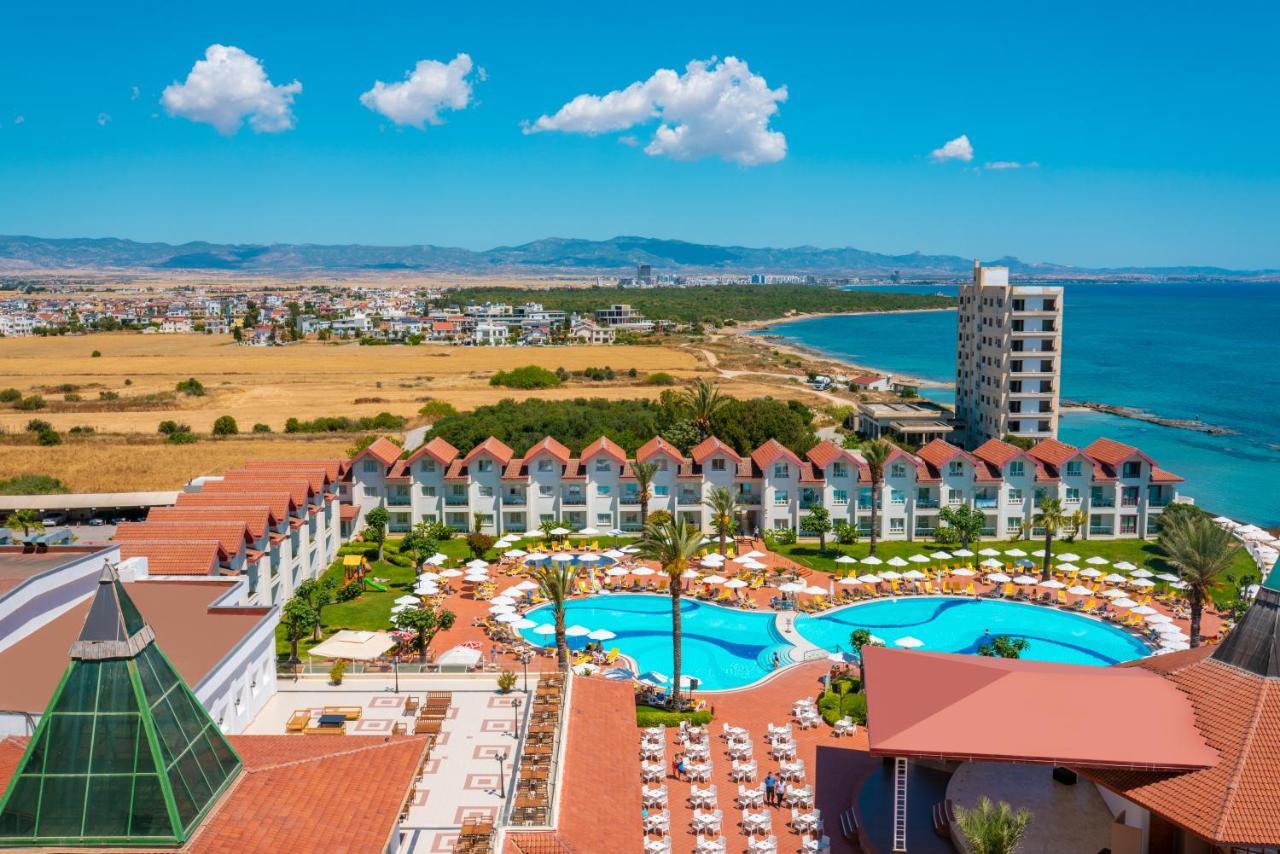 Salamis Bay Conti Resort Hotel & Casino Αμμόχωστος Εξωτερικό φωτογραφία A view of the hotel