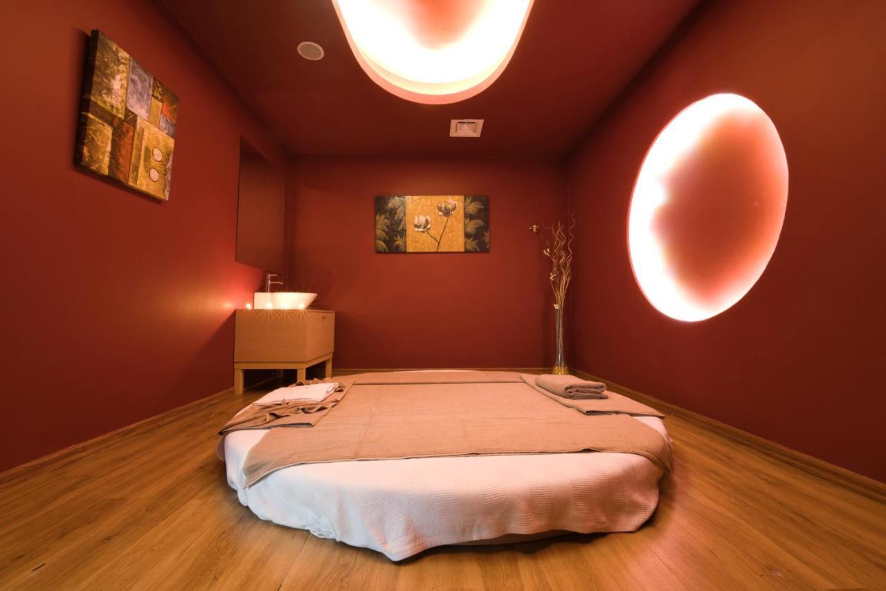 Salamis Bay Conti Resort Hotel & Casino Αμμόχωστος Εξωτερικό φωτογραφία A massage room at a spa