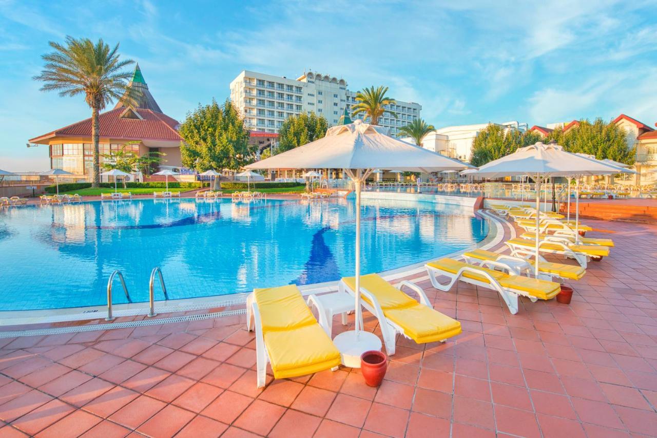 Salamis Bay Conti Resort Hotel & Casino Αμμόχωστος Εξωτερικό φωτογραφία A pool at a hotel in Turkey